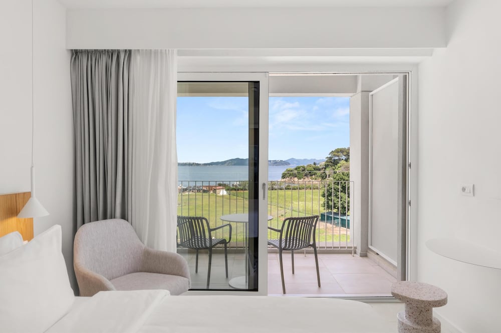 Radisson Resort Plaza Skiathos — Hotel rooms in Skiathos, Thessaly