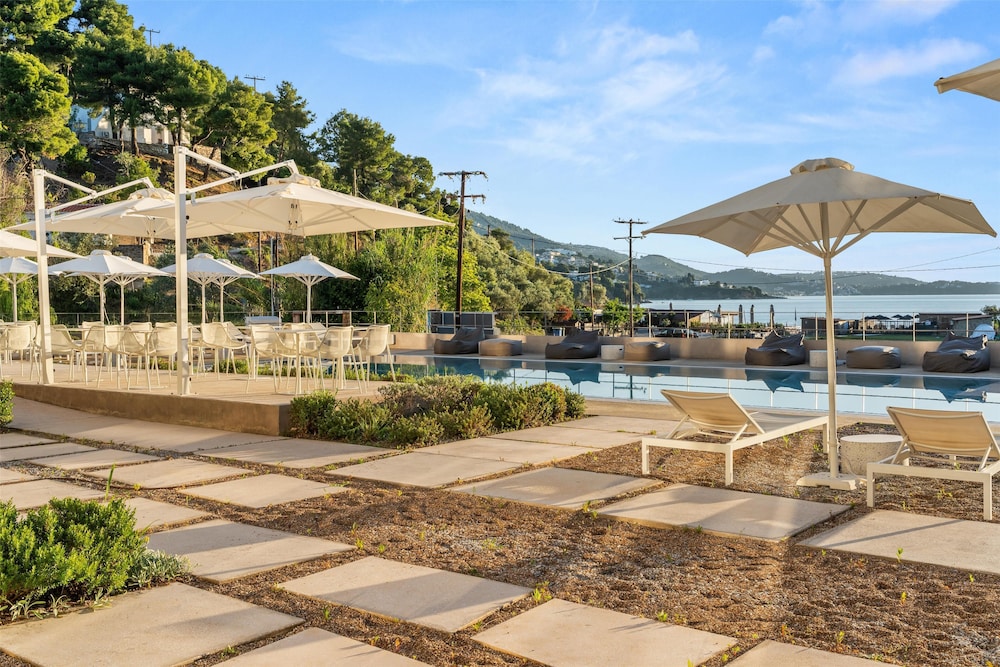 Radisson Resort Plaza Skiathos — Swimming pool in Skiathos, Thessaly