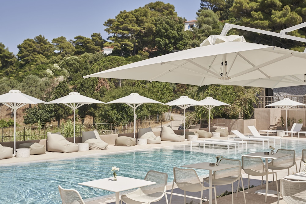 Radisson Resort Plaza Skiathos — Swimming pool in Skiathos, Thessaly