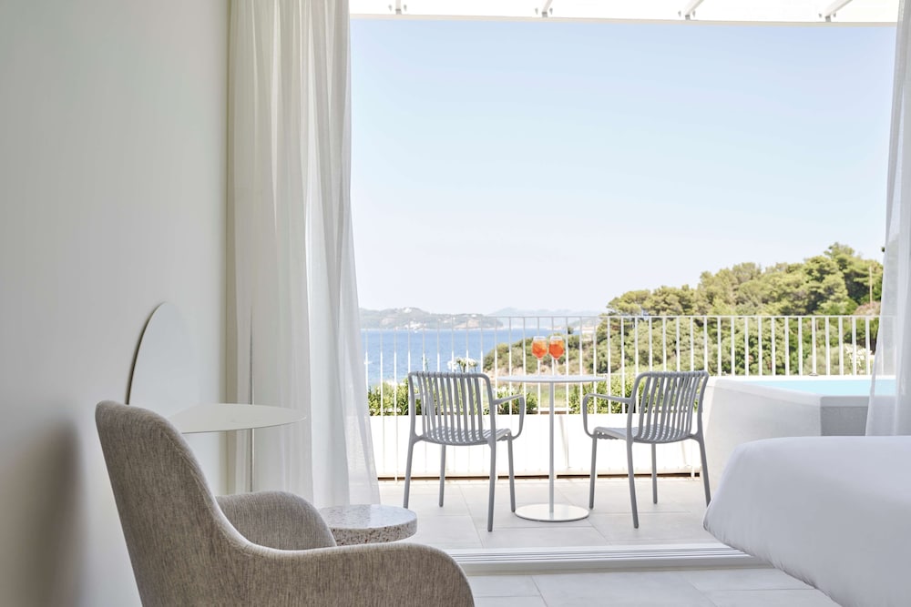 Radisson Resort Plaza Skiathos — Hotel rooms in Skiathos, Thessaly