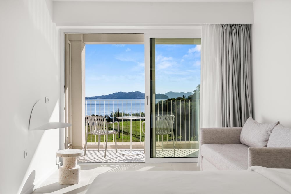 Radisson Resort Plaza Skiathos — Hotel rooms in Skiathos, Thessaly
