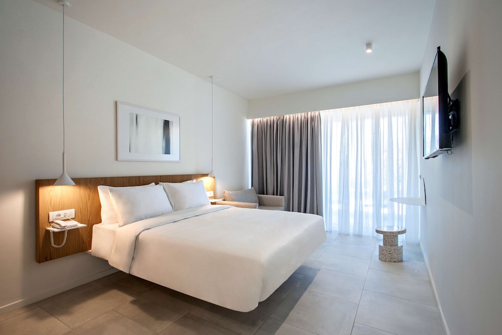 Radisson Resort Plaza Skiathos — Hotel rooms in Skiathos, Thessaly