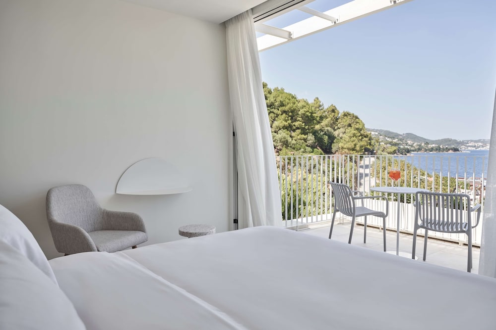 Radisson Resort Plaza Skiathos — Hotel rooms in Skiathos, Thessaly