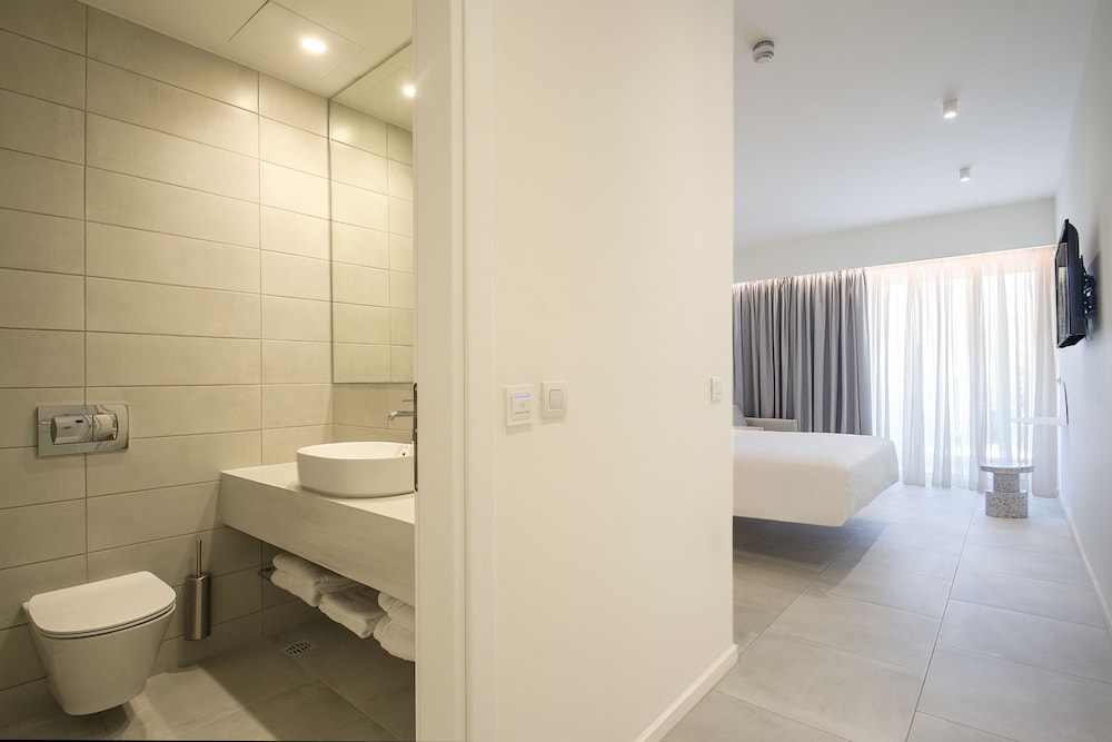 Radisson Resort Plaza Skiathos — Hotel rooms in Skiathos, Thessaly