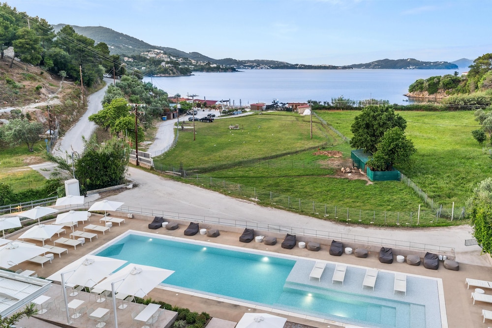 Radisson Resort Plaza Skiathos — Swimming pool in Skiathos, Thessaly