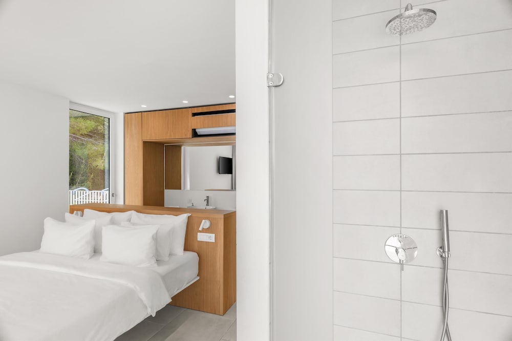 Radisson Resort Plaza Skiathos — Hotel rooms in Skiathos, Thessaly