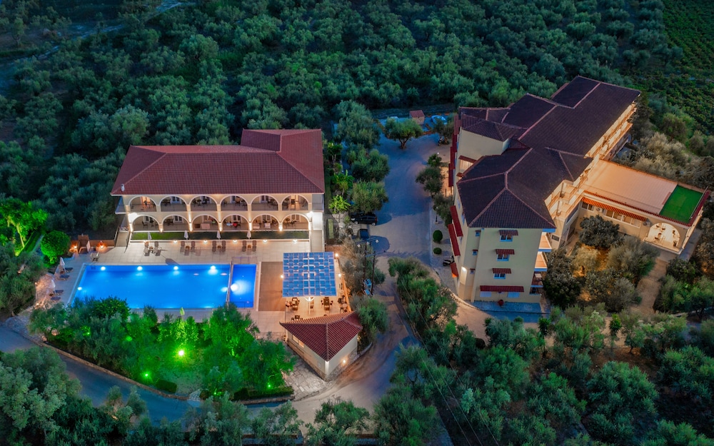 Varres Hotel — Swimming pool in Zante Town, Ionian Islands