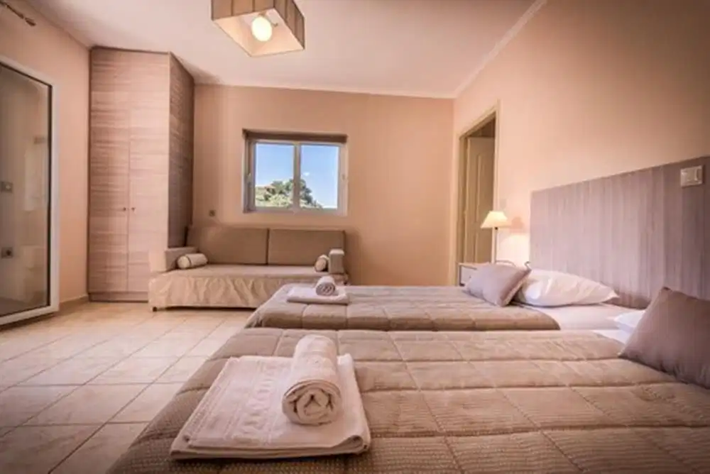 Varres Hotel — Hotel rooms in Zante Town, Ionian Islands