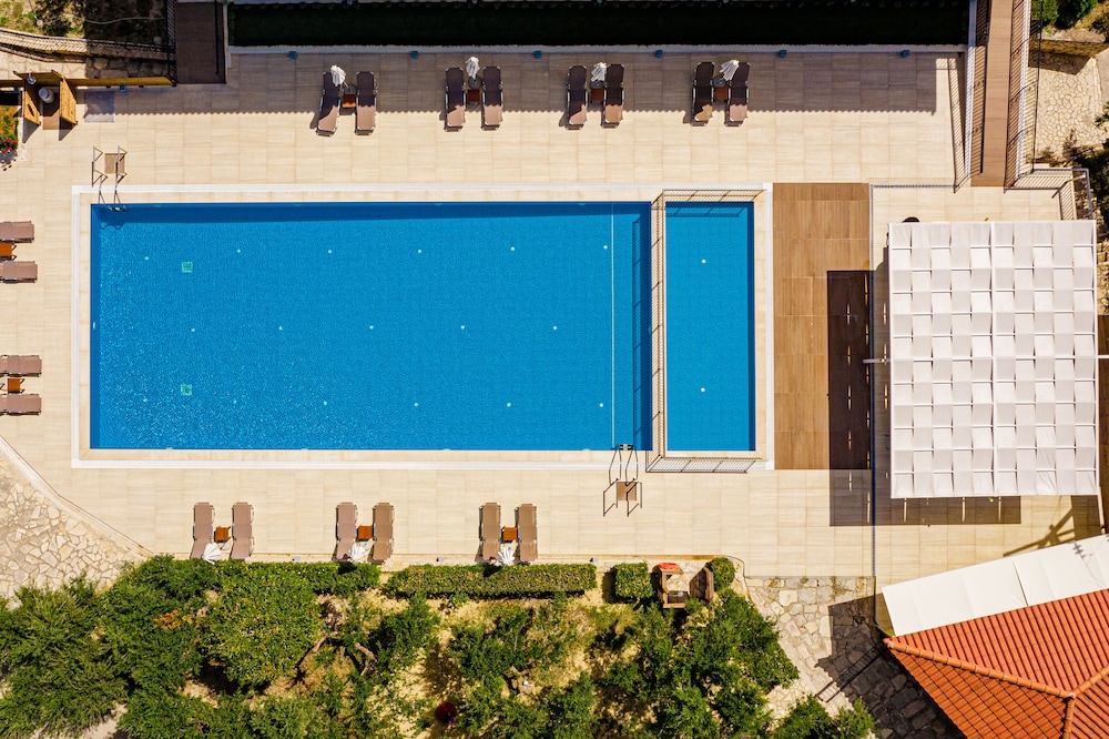 Varres Hotel — Swimming pool in Zante Town, Ionian Islands