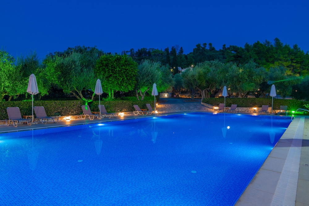 Varres Hotel — Swimming pool in Zante Town, Ionian Islands