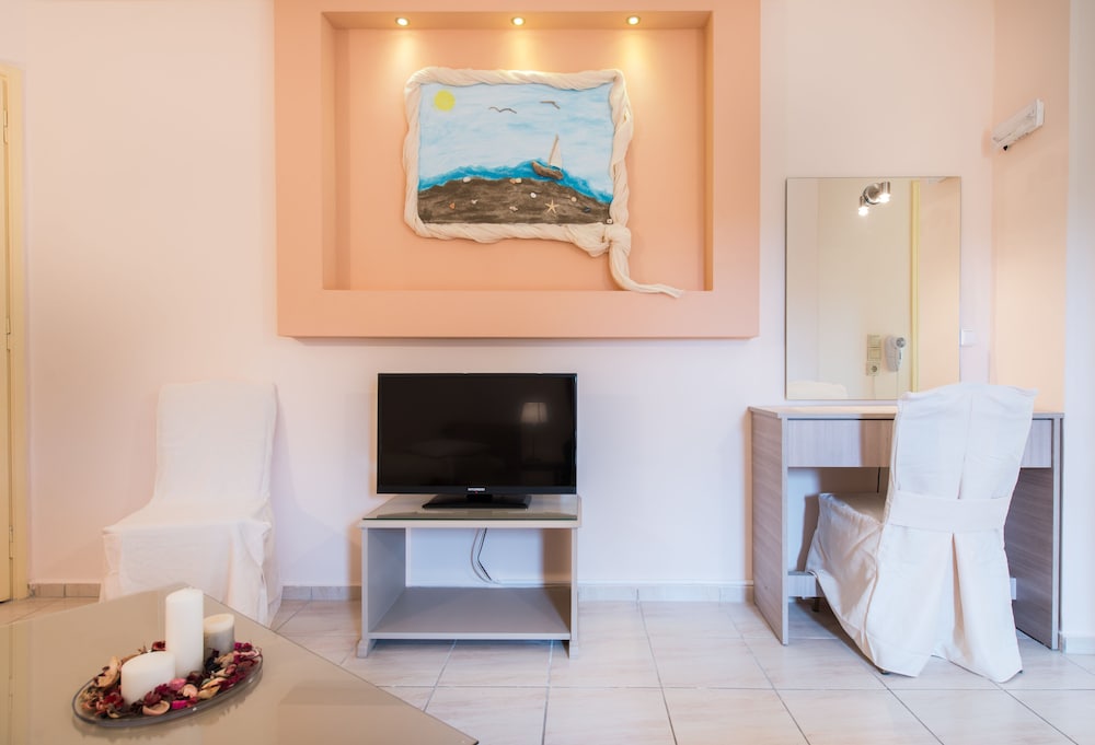 Varres Hotel — Hotel rooms in Zante Town, Ionian Islands