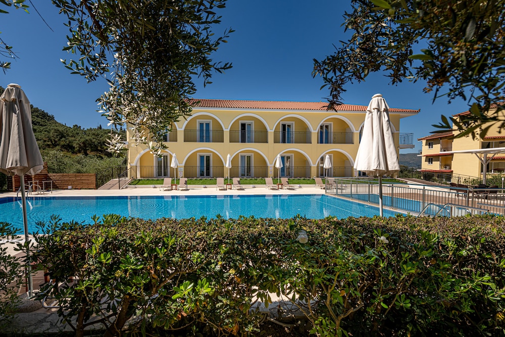 Varres Hotel — Swimming pool in Zante Town, Ionian Islands