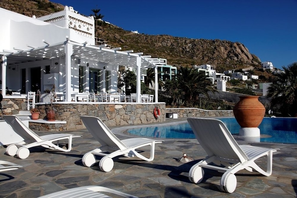 Olia Hotel — Swimming pool in Tourlos, South Aegean