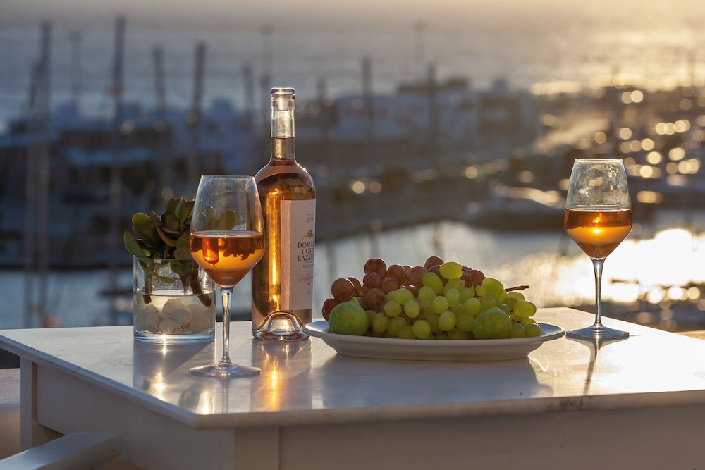 Olia Hotel — Restaurant & bars in Tourlos, South Aegean
