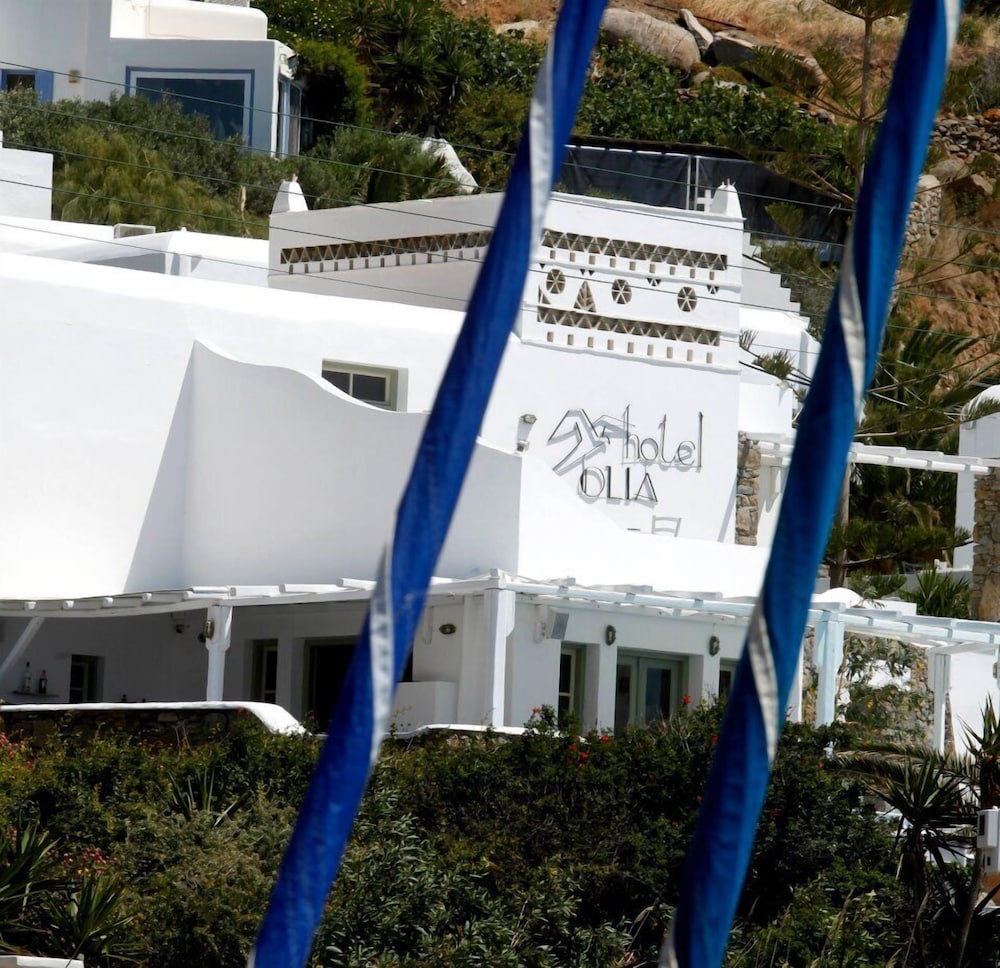 Olia Hotel — Hotel building in Tourlos, South Aegean