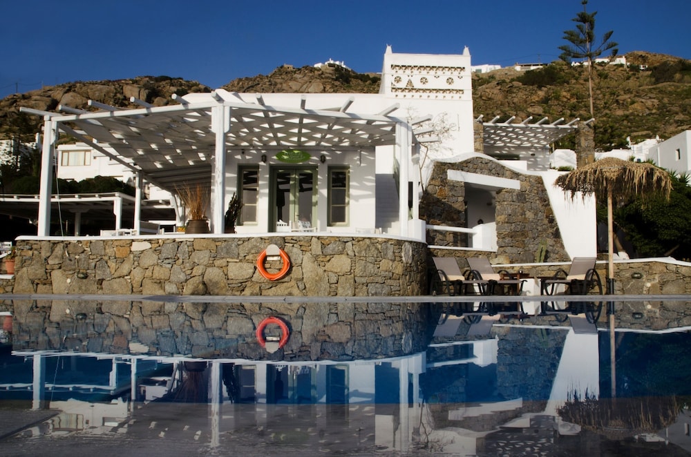 Olia Hotel — Swimming pool in Tourlos, South Aegean