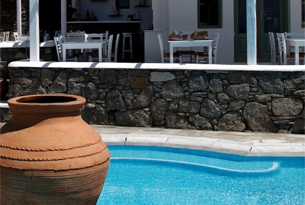 Olia Hotel — Swimming pool in Tourlos, South Aegean