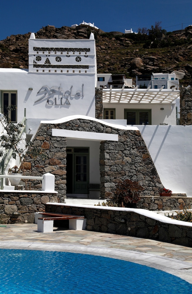 Olia Hotel — Hotel building in Tourlos, South Aegean