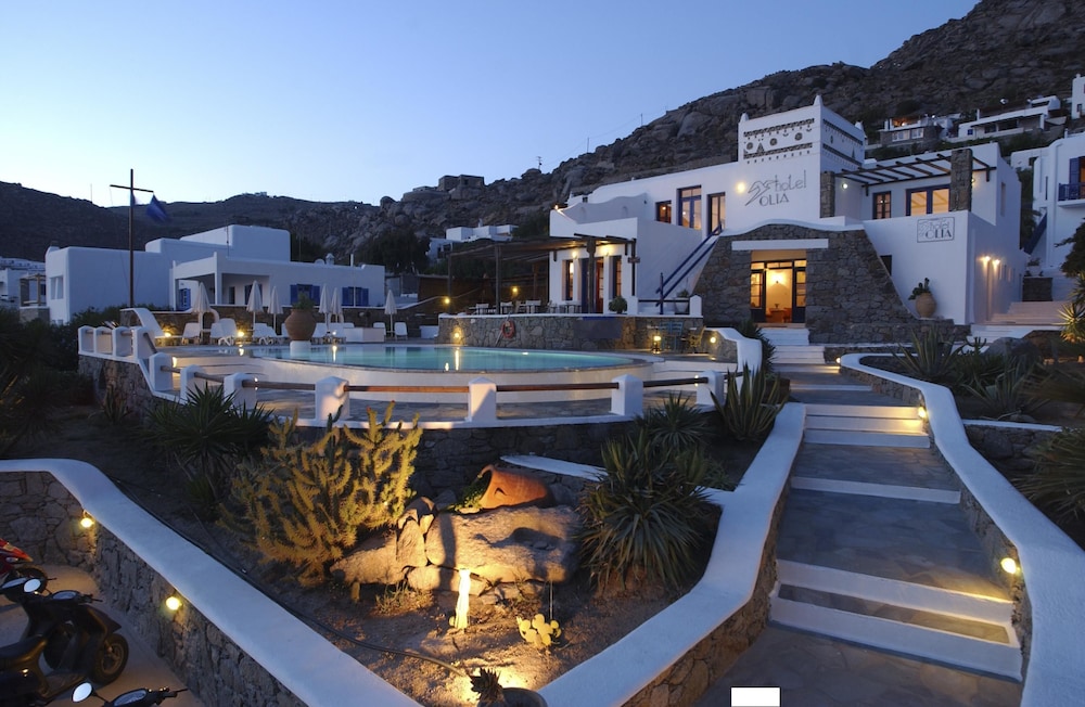 Olia Hotel — Hotel building in Tourlos, South Aegean