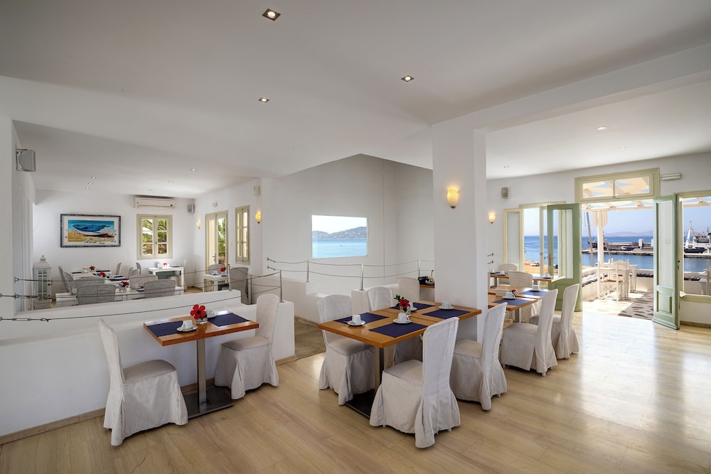 Olia Hotel — Restaurant & bars in Tourlos, South Aegean