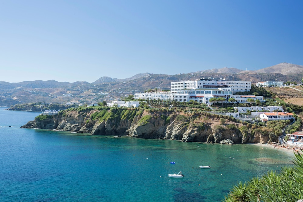 Peninsula Resort & Spa - All Inclusive — Hotel building in Lygaria