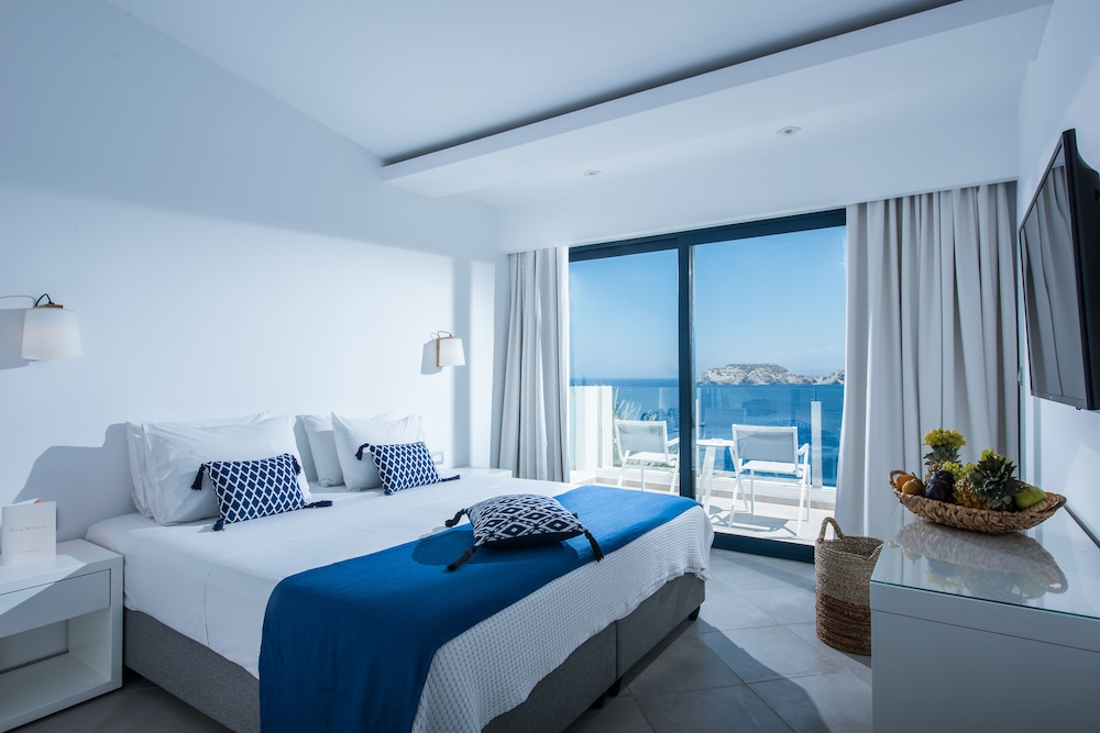 Peninsula Resort & Spa - All Inclusive — Hotel rooms in Lygaria