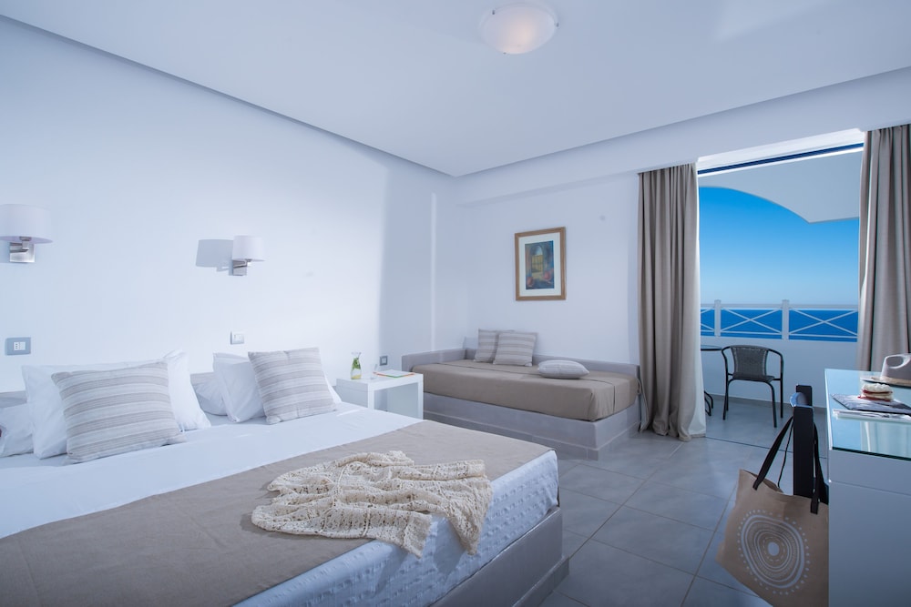 Peninsula Resort & Spa - All Inclusive — Hotel rooms in Lygaria