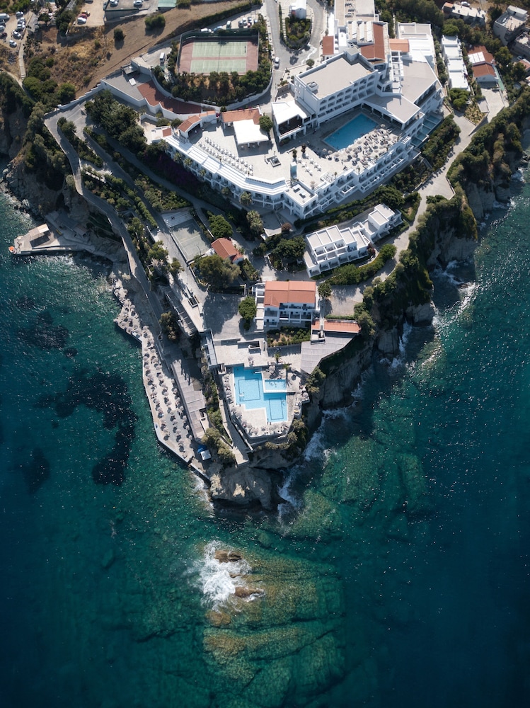 Peninsula Resort & Spa - All Inclusive — Main photo in Lygaria