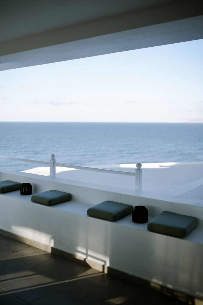 Peninsula Resort & Spa - All Inclusive — Hotel rooms in Lygaria