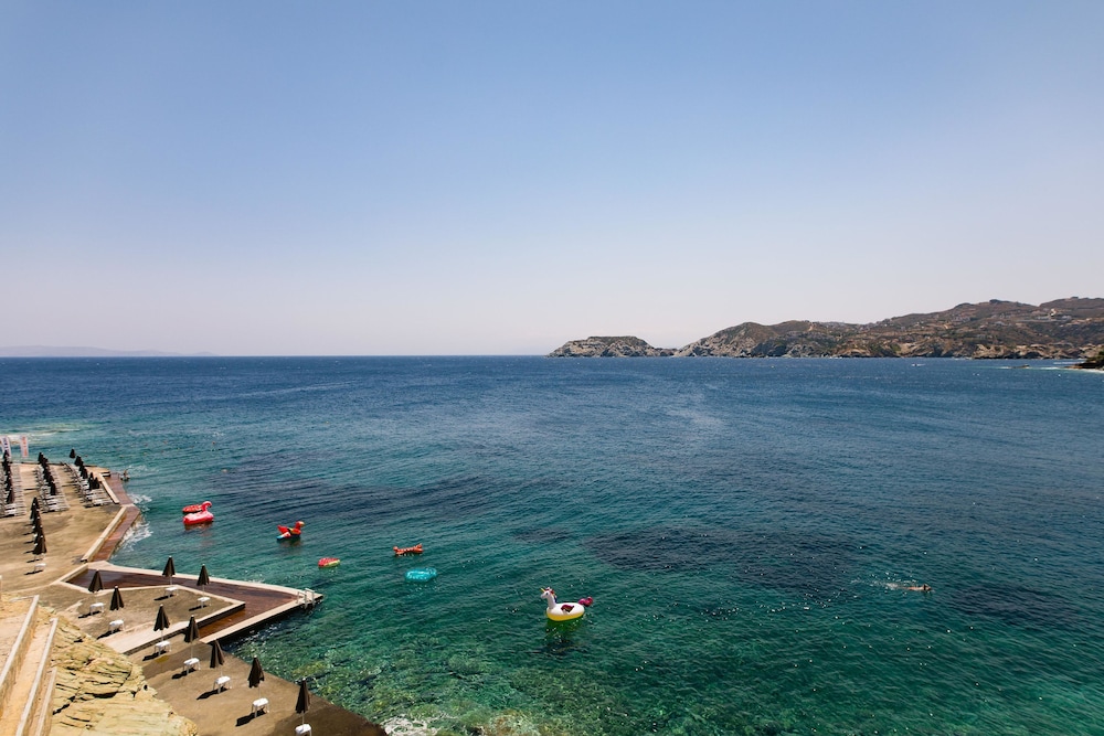 Peninsula Resort & Spa - All Inclusive — Beach in Lygaria