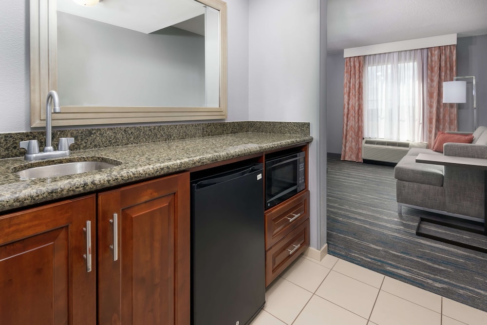 Hampton Inn & Suites Orlando Airport @ Gateway Village — Hotel rooms in Orlando, Florida