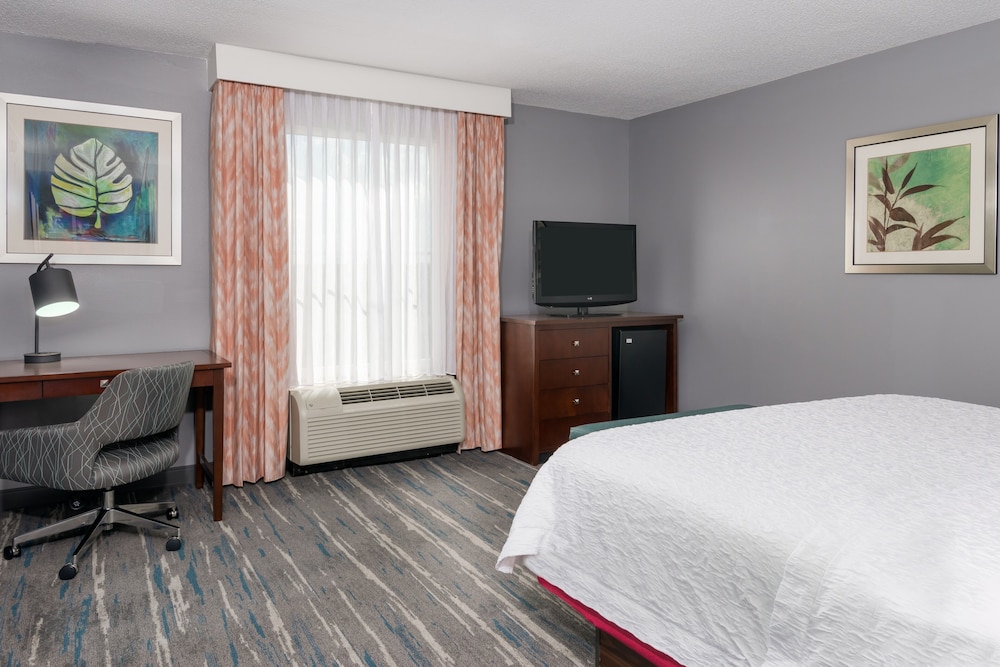 Hampton Inn & Suites Orlando Airport @ Gateway Village — Hotel rooms in Orlando, Florida