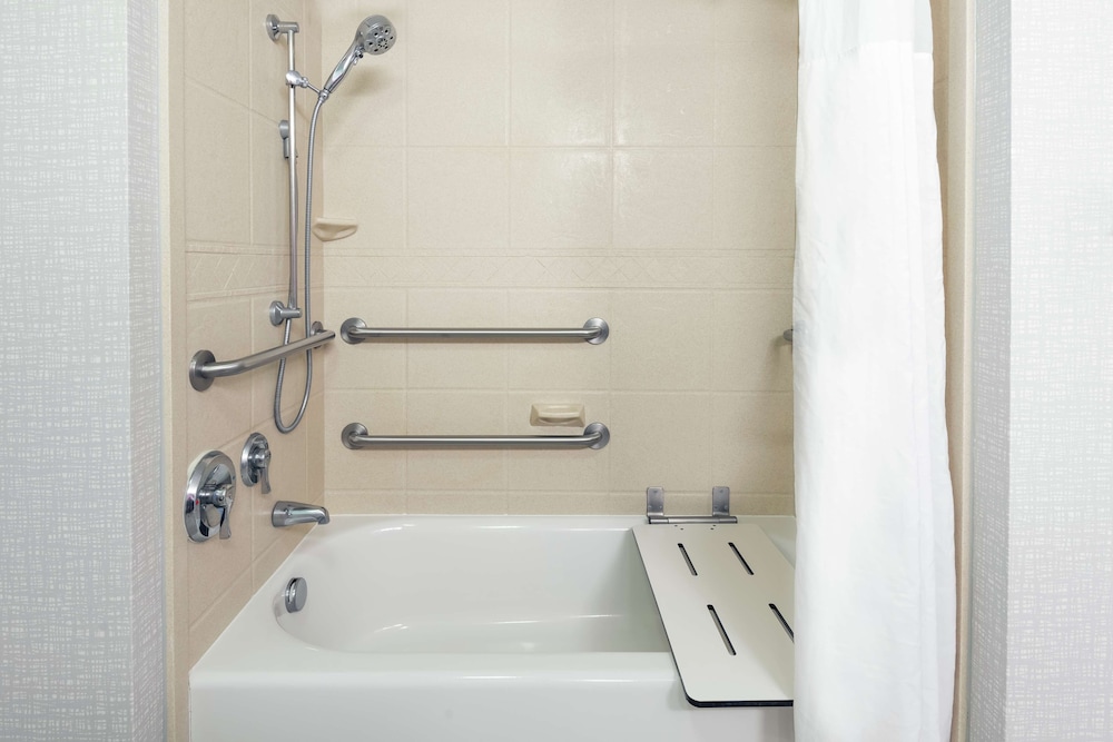 Hampton Inn & Suites Orlando Airport @ Gateway Village — Hotel rooms in Orlando, Florida
