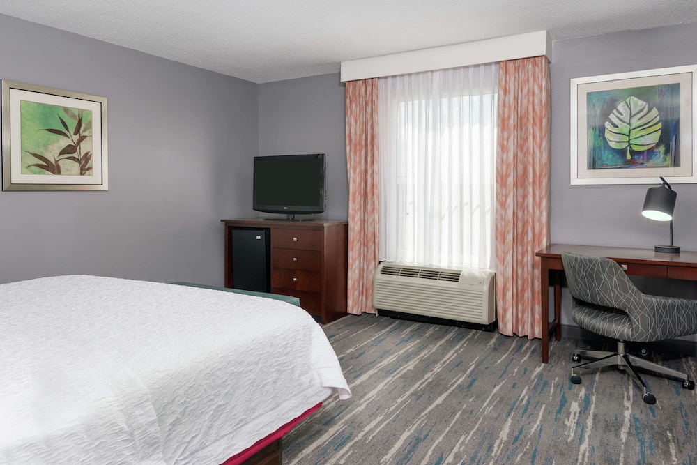Hampton Inn & Suites Orlando Airport @ Gateway Village — Hotel rooms in Orlando, Florida
