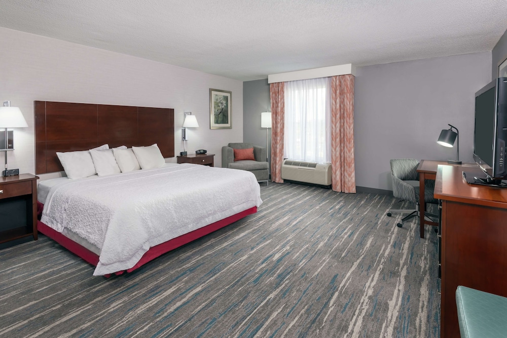 Hampton Inn & Suites Orlando Airport @ Gateway Village — Hotel rooms in Orlando, Florida