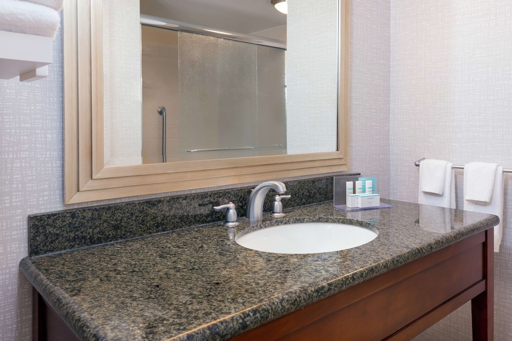 Hampton Inn & Suites Orlando Airport @ Gateway Village — Hotel rooms in Orlando, Florida