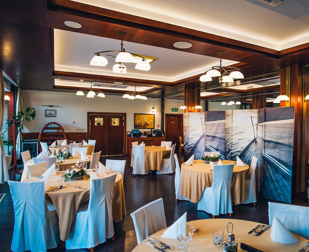 Hotel Admiral — Restaurant & bars in Gdansk, Pomeranian