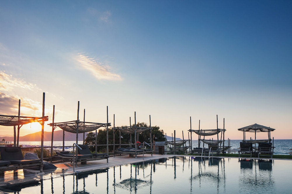 Kimpton La Mer Crete by IHG — Swimming pool in Georgioupolis