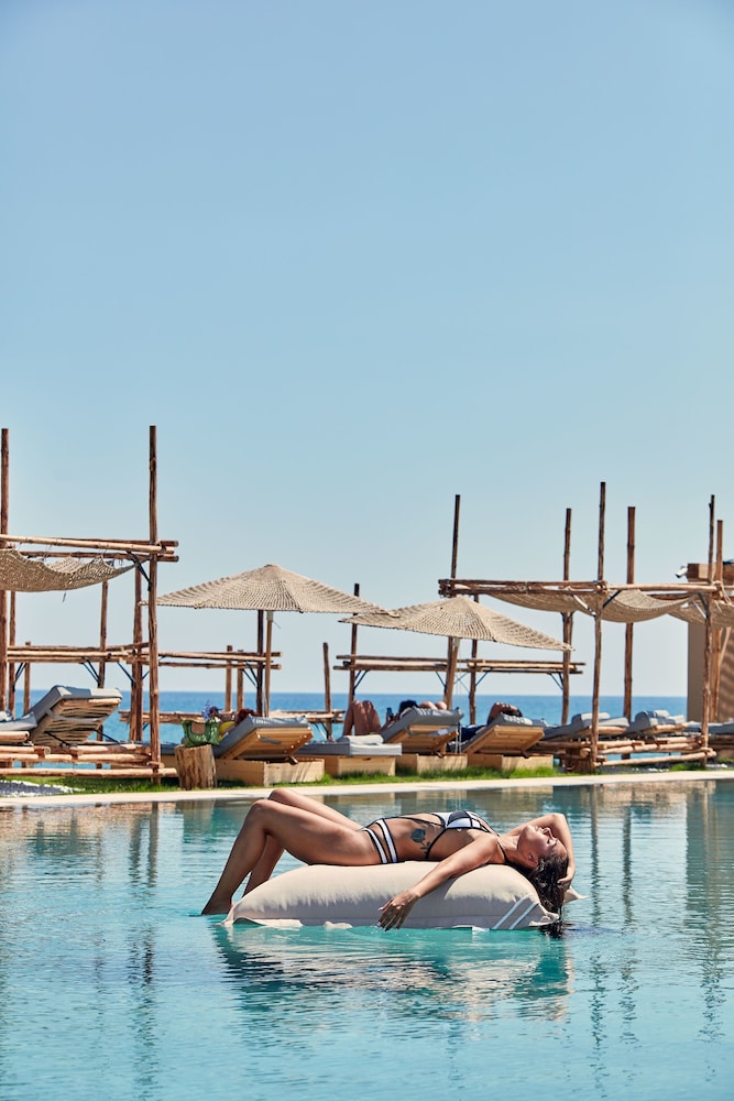 Kimpton La Mer Crete by IHG — Swimming pool in Georgioupolis
