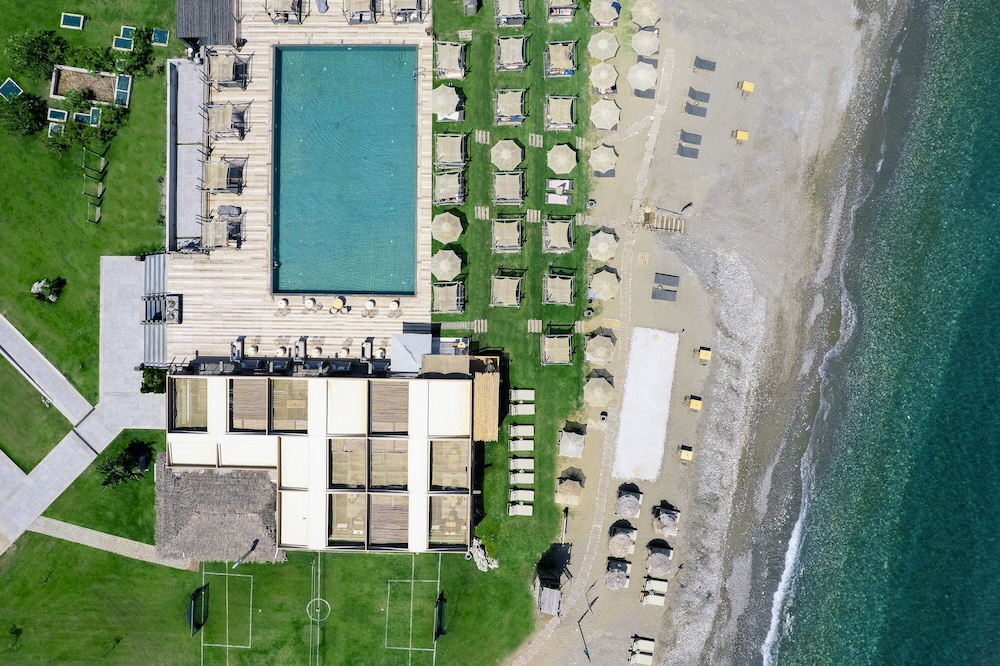 Kimpton La Mer Crete by IHG — Swimming pool in Georgioupolis