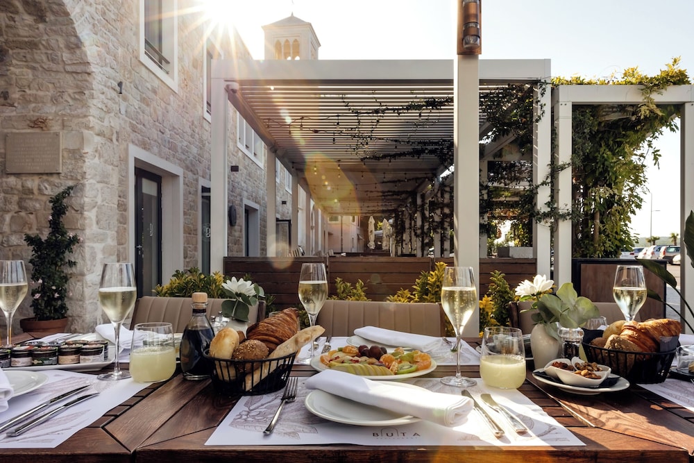 Palace Divnic by Armerun Heritage Hotel