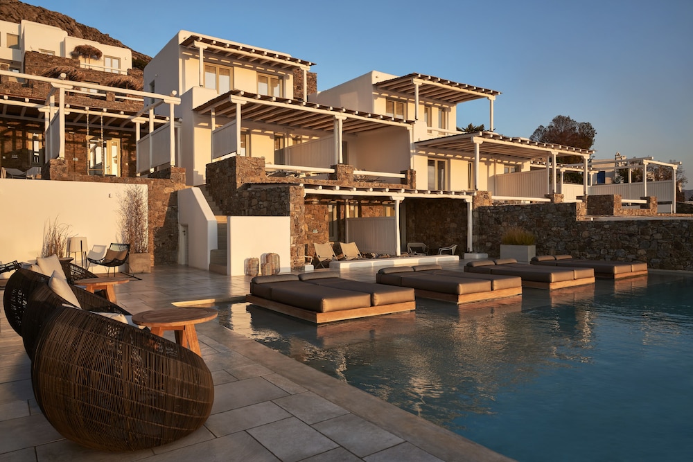Mykonos Bliss - Cozy Suites, Adults Only Hotel — Hotel building in Elia, South Aegean