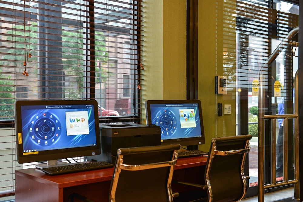 Holiday Inn Express New York - Manhattan West Side by IHG — Hotel building in New York City, New York State