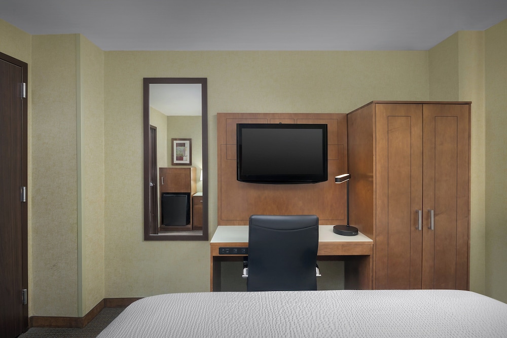 Holiday Inn Express New York - Manhattan West Side by IHG — Hotel rooms in New York City, New York State