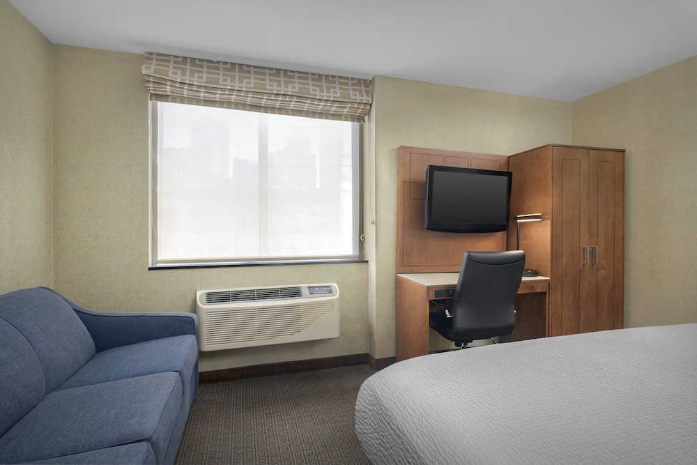 Holiday Inn Express New York - Manhattan West Side by IHG — Hotel rooms in New York City, New York State