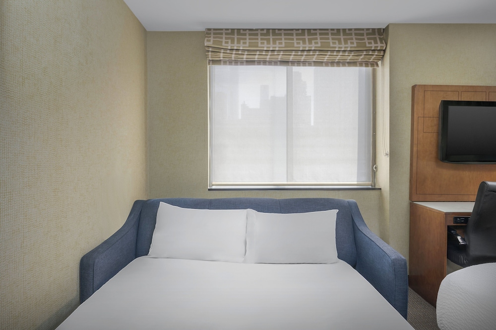 Holiday Inn Express New York - Manhattan West Side by IHG — Hotel rooms in New York City, New York State
