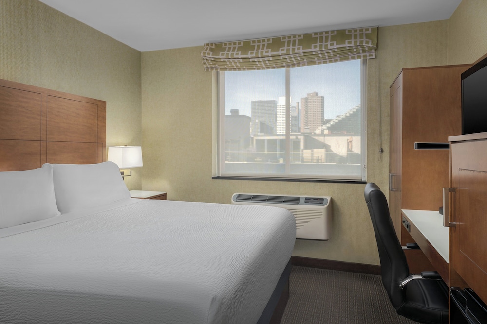 Holiday Inn Express New York - Manhattan West Side by IHG — Hotel rooms in New York City, New York State