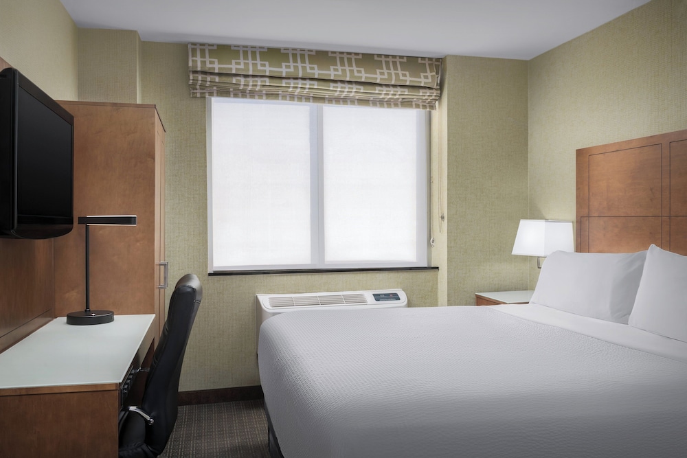 Holiday Inn Express New York - Manhattan West Side by IHG — Hotel rooms in New York City, New York State