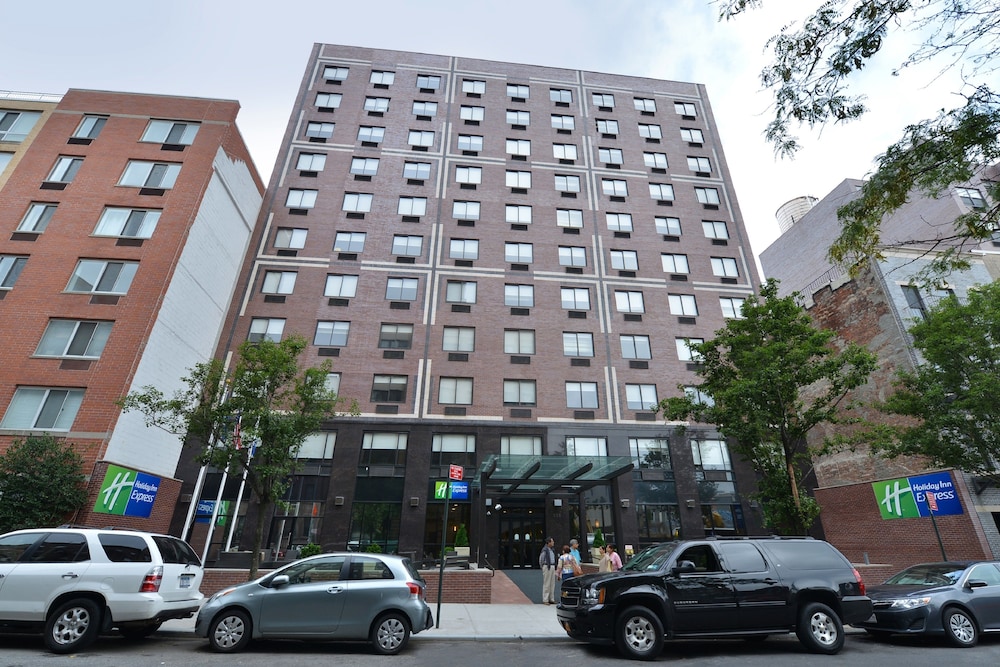 Holiday Inn Express New York - Manhattan West Side by IHG — Hotel building in New York City, New York State