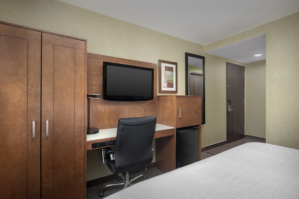 Holiday Inn Express New York - Manhattan West Side by IHG — Hotel rooms in New York City, New York State